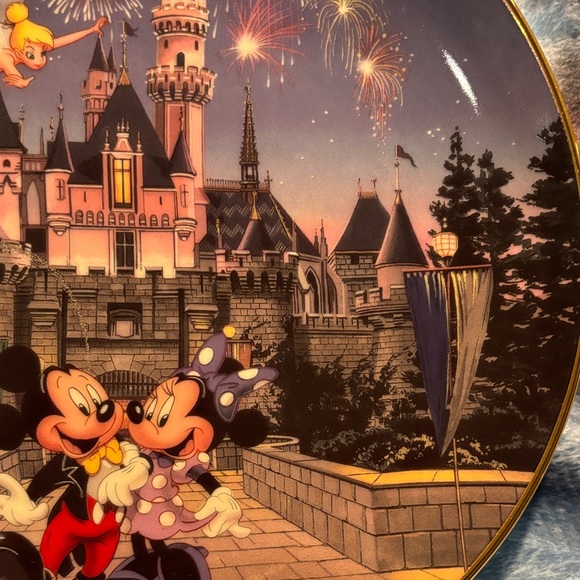 Bradford Exchange “Sleeping Beauty Castle” Disneyland’s 40th Anniversary Plate - Picture 6 of 9